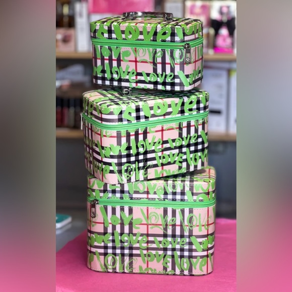 NEW 3 Piece Cosmetic Case Set ~ Zipper ~ 💚 - Picture 1 of 4